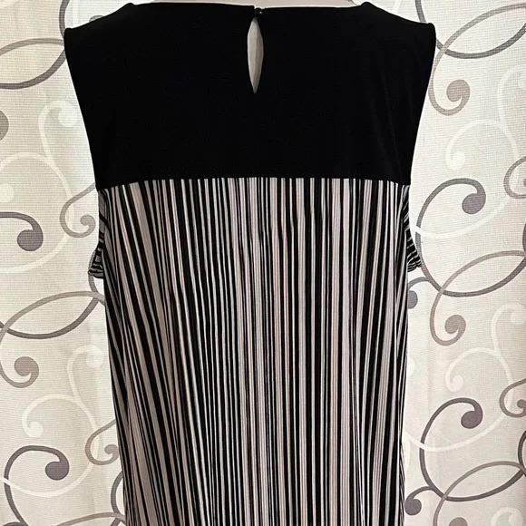 Roz & Ali Black and White Striped Blouse - Picture 3 of 5